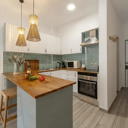 Wow Flat 200m Beach, 10min Downtown, Terrace With Sea View