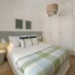 Wow Flat 200m Beach, 10min Downtown, Terrace With Sea View Nyaraló
