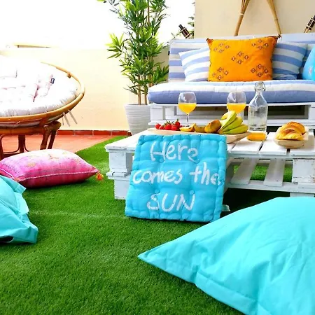 Wow Flat 200m Beach, 10min Downtown, Terrace With Sea View بيت للعطل