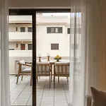 Ferienhaus Wow Flat 200m Beach, 10min Downtown, Terrace With Sea View