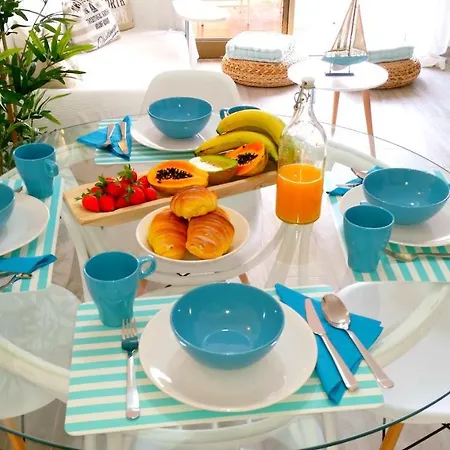 Wow Flat 200m Beach, 10min Downtown, Terrace With Sea View 別荘