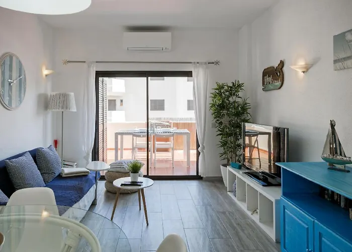 Wow Flat 200m Beach, 10min Downtown, Terrace With Sea View 라고스