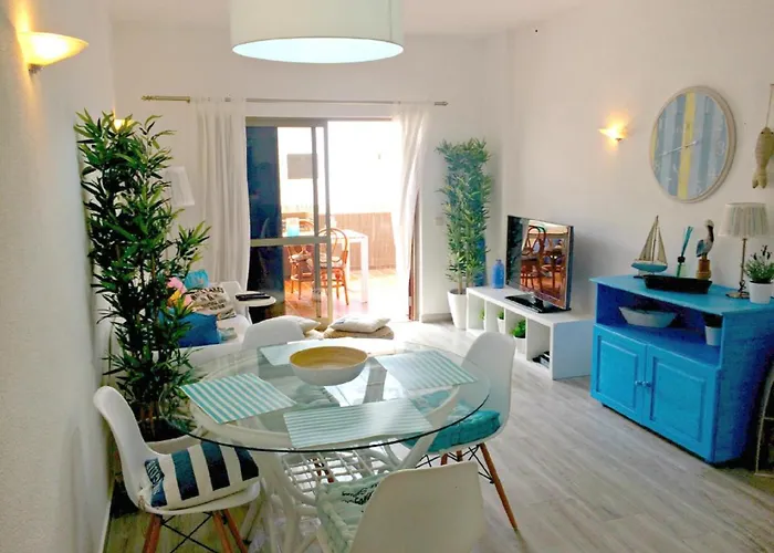 Wow Flat 200m Beach, 10min Downtown, Terrace With Sea View 라고스