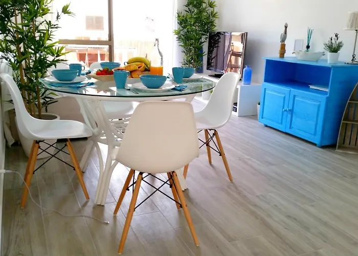 Wow Flat 200m Beach, 10min Downtown, Terrace With Sea View 펜션 *