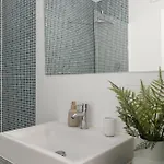 Wow Flat 200m Beach, 10min Downtown, Terrace With Sea View