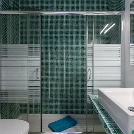 Wow Flat 200m Beach, 10min Downtown, Terrace With Sea View