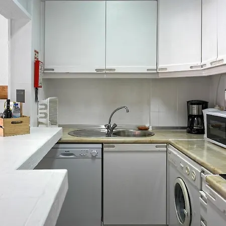 Wow Flat 200m Beach, 10min Downtown, Terrace With Sea View * Lagos