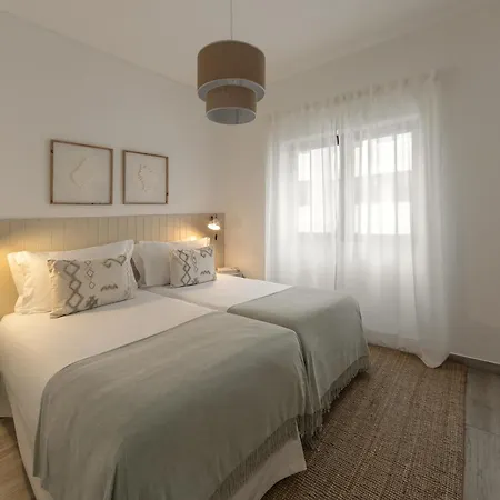 Wow Flat 200m Beach, 10min Downtown, Terrace With Sea View لاغوس
