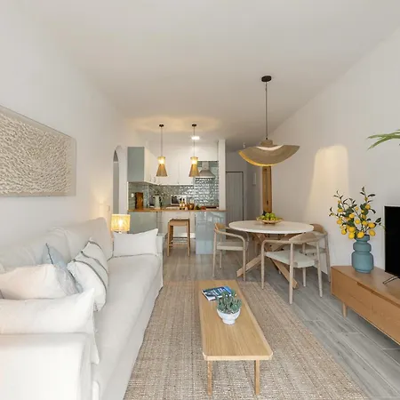 Wow Flat 200m Beach, 10min Downtown, Terrace With Sea View *