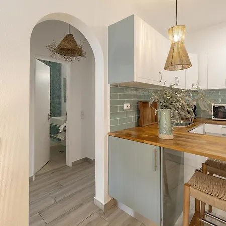Holiday home Wow Flat 200m Beach, 10min Downtown, Terrace With Sea View *