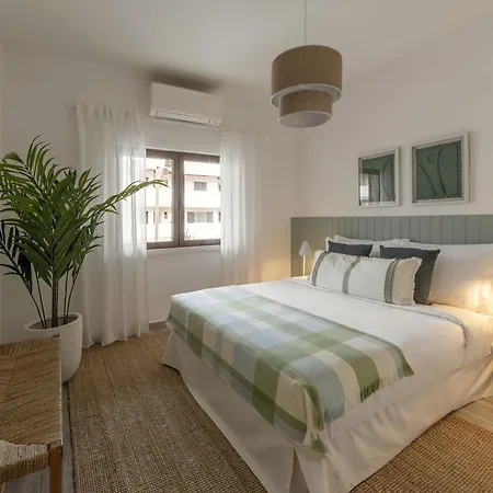 Wow Flat 200m Beach, 10min Downtown, Terrace With Sea View