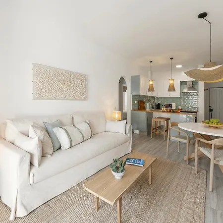 Holiday home Wow Flat 200m Beach, 10min Downtown, Terrace With Sea View *