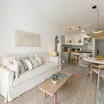 Semesterbostad Wow Flat 200m Beach, 10min Downtown, Terrace With Sea View *